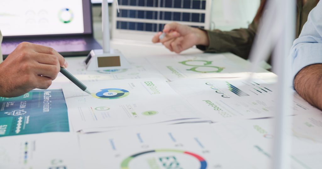 Revisión de datos energéticos y previsiones en documentos técnicos